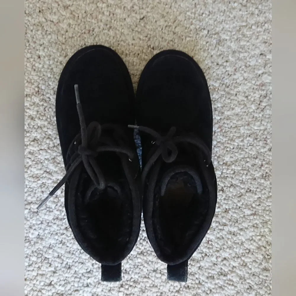 Ugg Classic Neumel Boots in black size 6